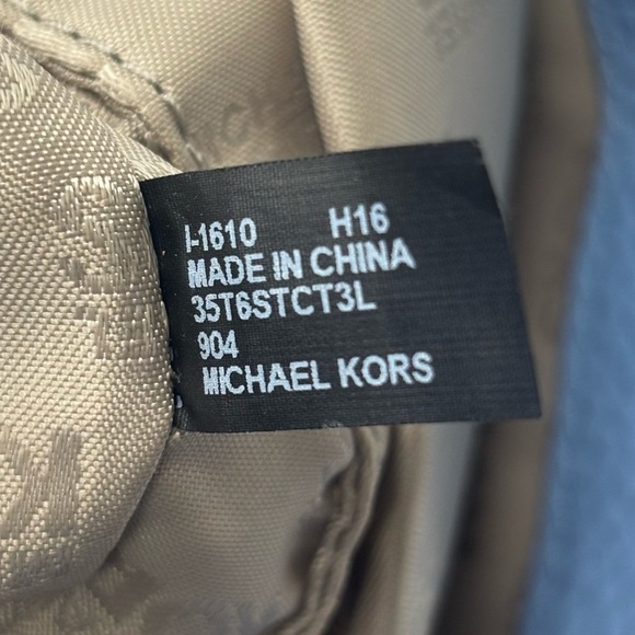 Michael Kors Jet Set Chain Medium Shoulder Tote Bag in a light blue, pale blue✨ - Picture 6 of 6